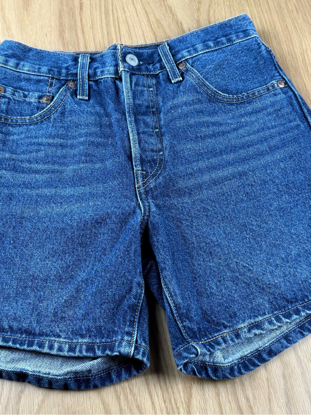 Levi's 858330056 Womens 501
Mid Thigh Denim Shorts
Pleased To Meet You Denim